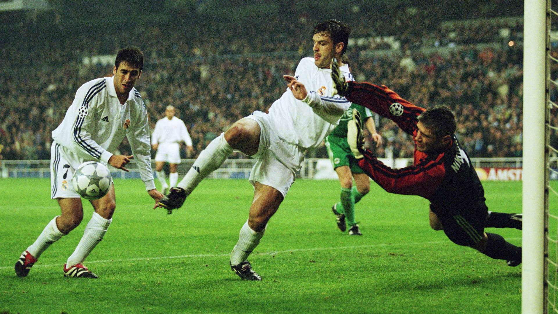 Raul Gonzalez Fernando Morientes Real Madrid 2001-2002