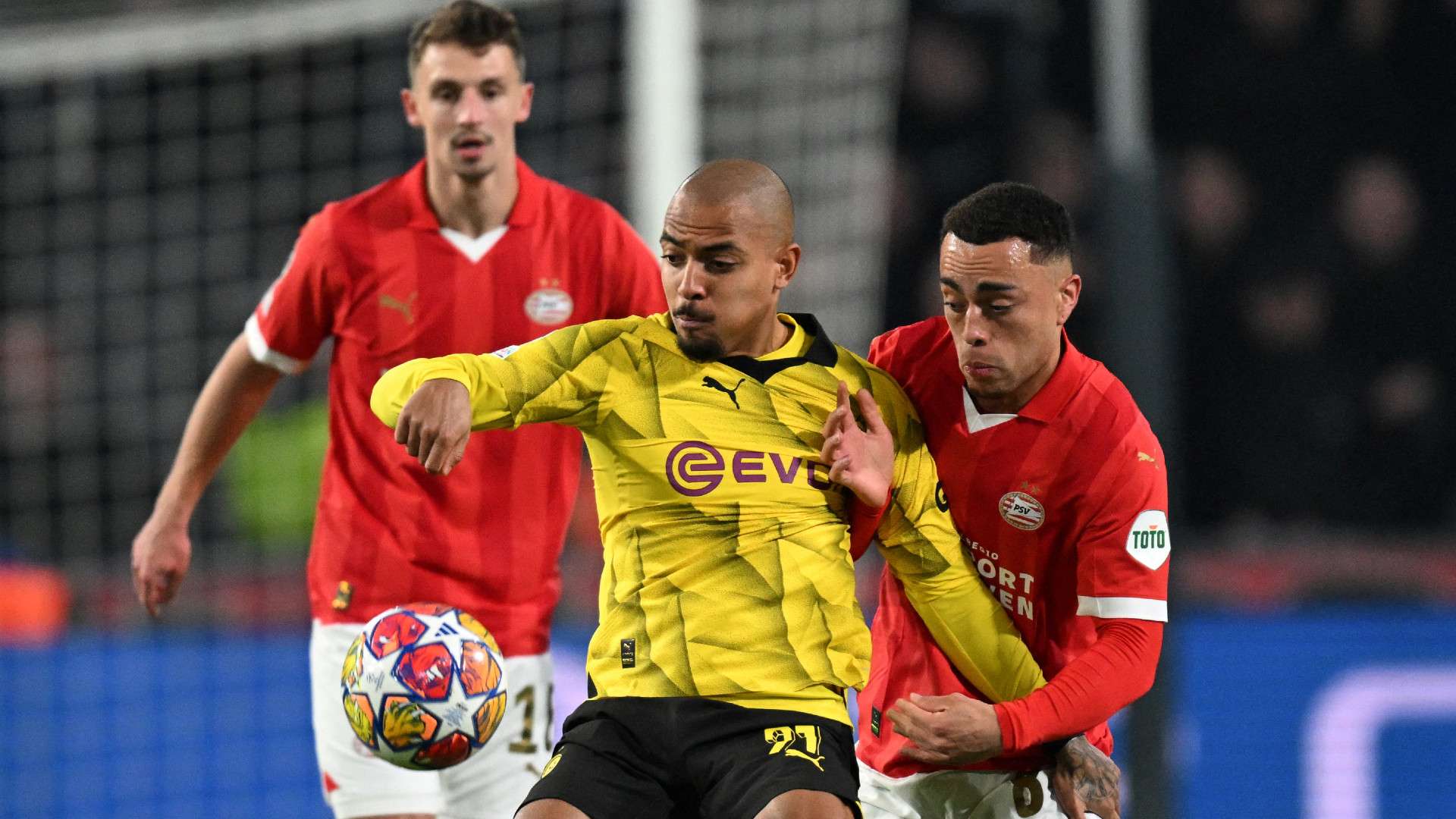 DONYELL MALEN BORUSSIA DORTMUND SERGINO DEST PSV