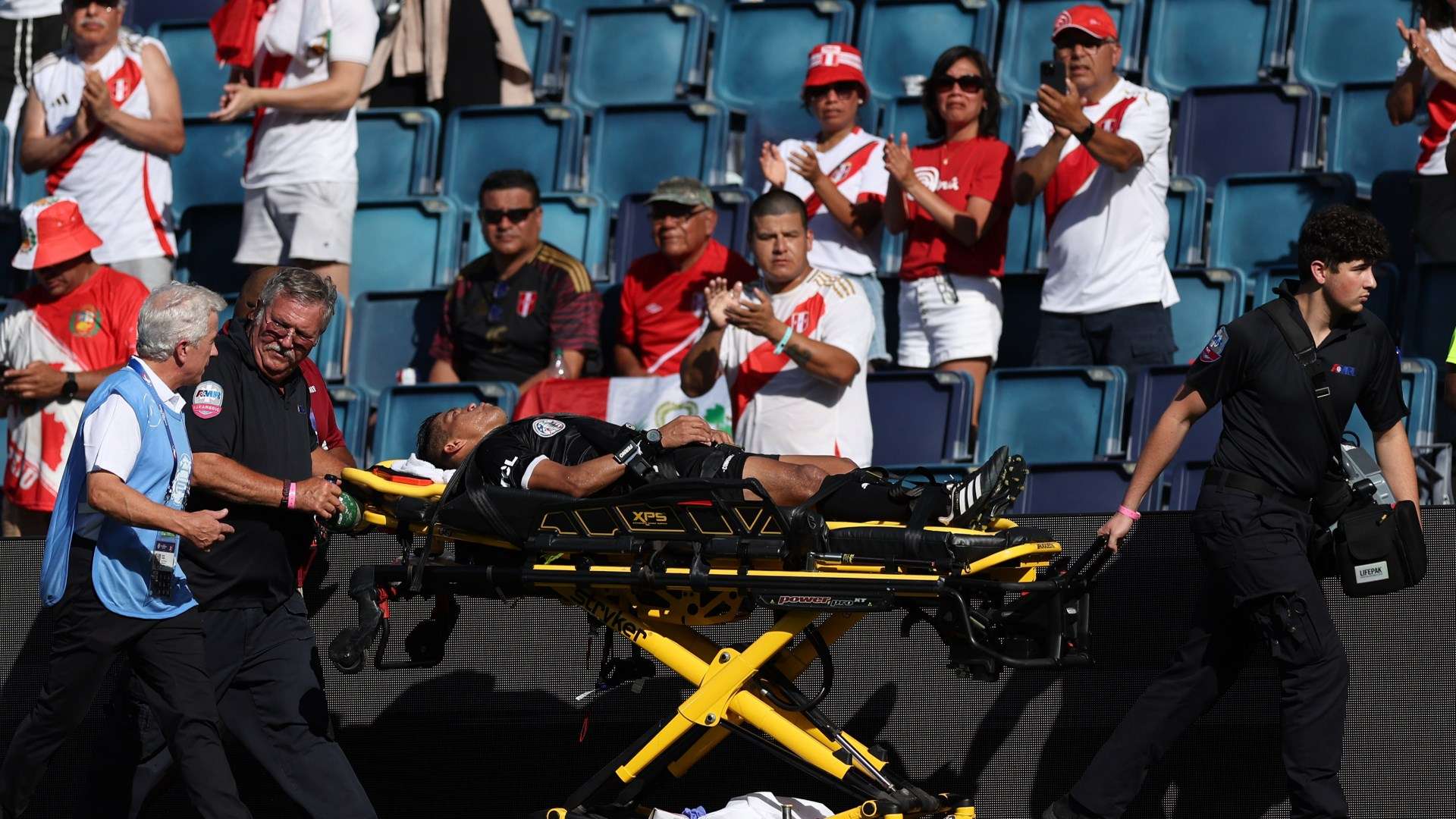 Peru Canada Linesman collapse