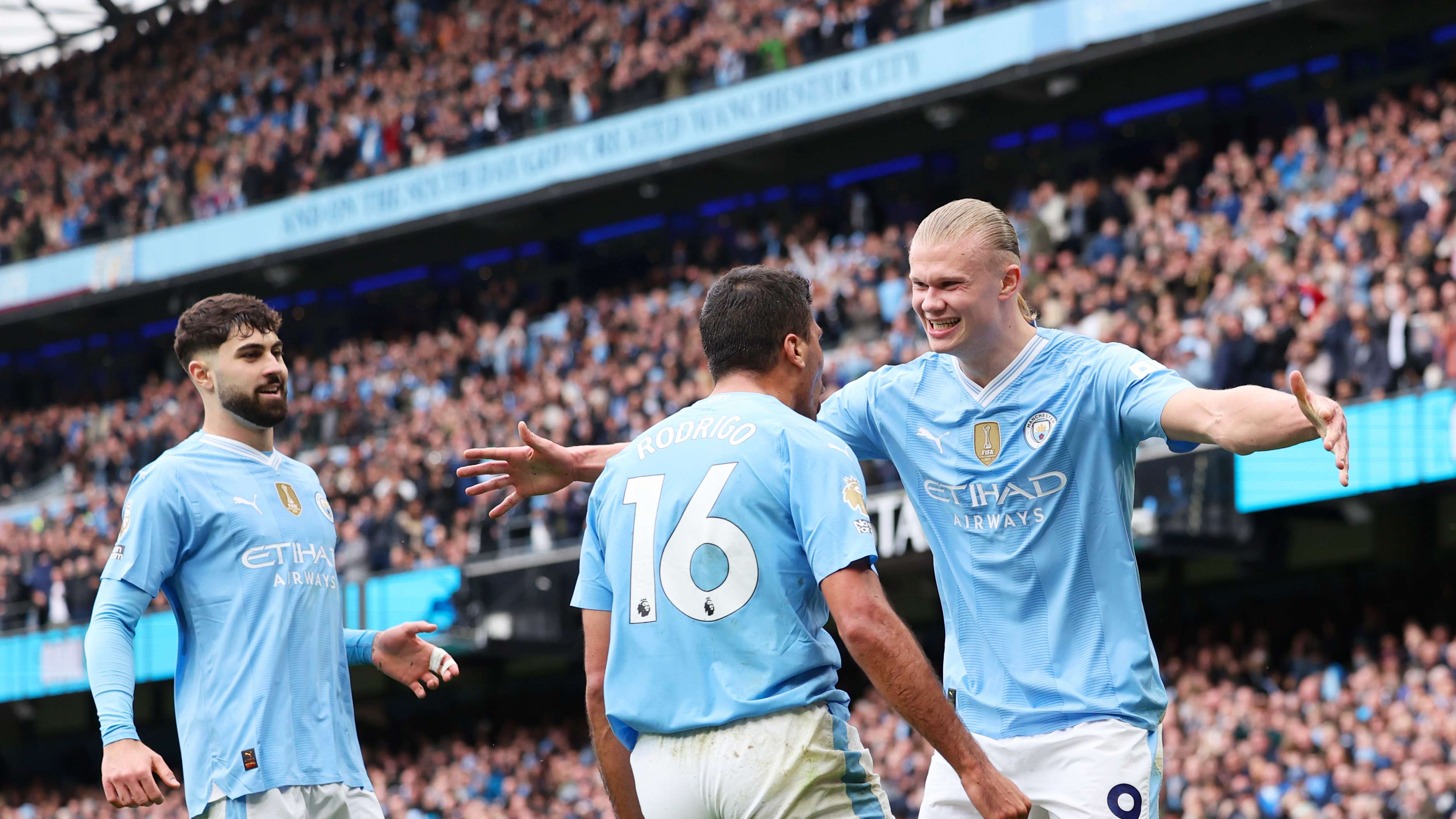 Manchester City v Wolverhampton Wanderers - Premier League