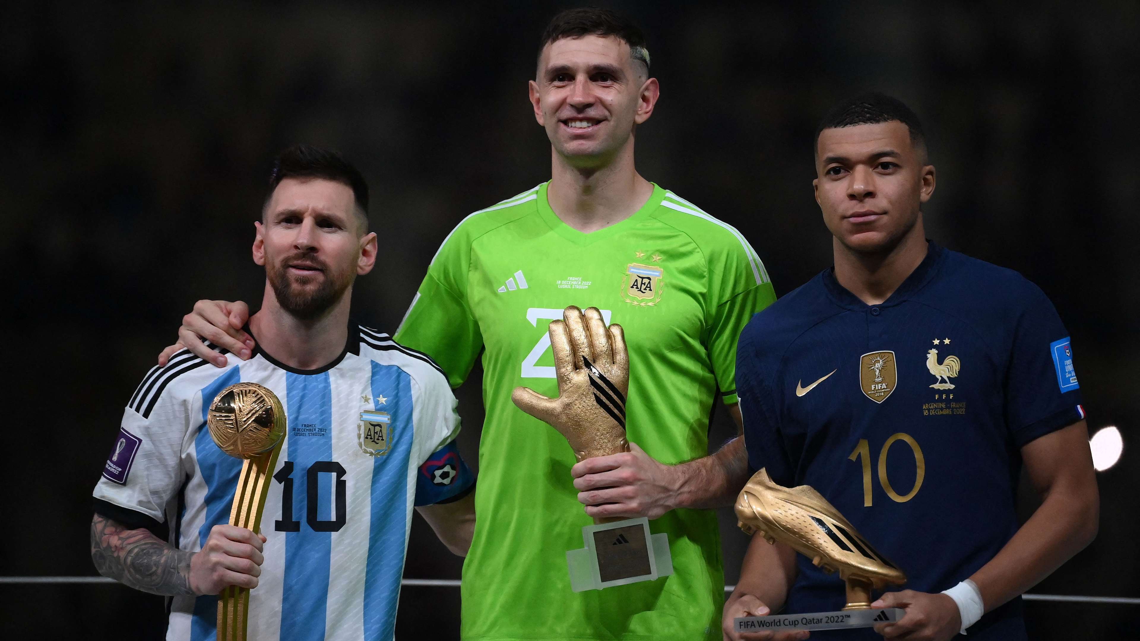 FBL-WC-2022-MATCH64-ARG-FRA-TROPHY