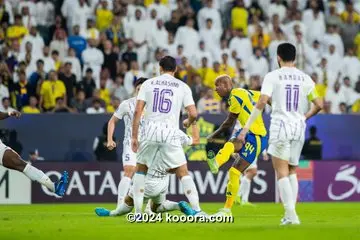 انطلاق مباراة ريال مدريد وفالنسيا في الليغا 