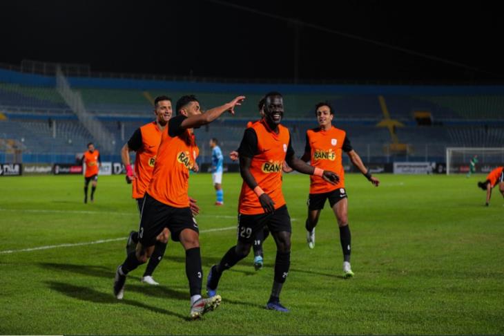 باير ليفركوزن يتفوق على هولشتاين كيل 2-1 فى الشوط الأول بالدوري الألماني 