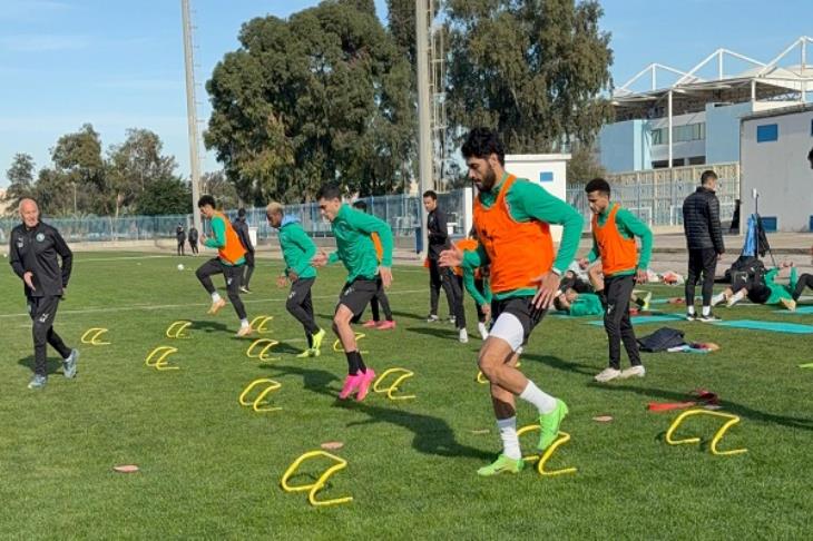 شوط أول سلبي بين النصر والشباب 