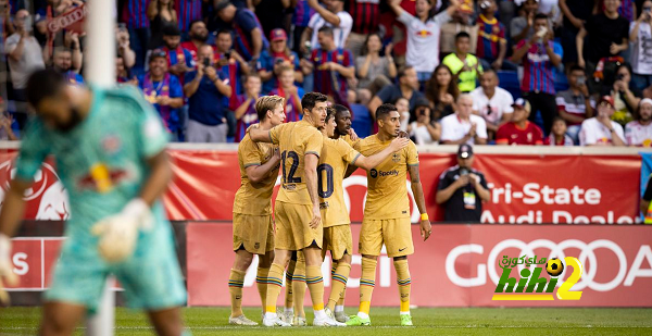 غولر يلبي طلب مشجع مدريدي في تركيا.. صورة 