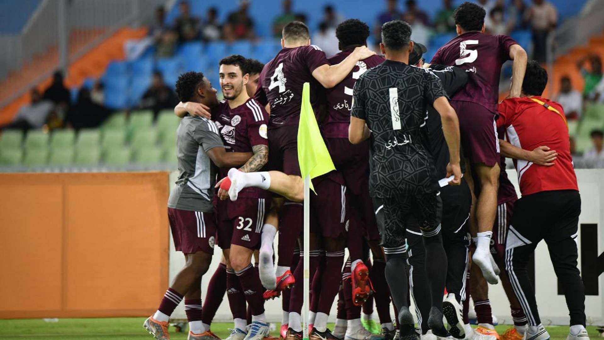 الاتحاد يتقدم على الاتفاق بهدف في الشوط الأول 