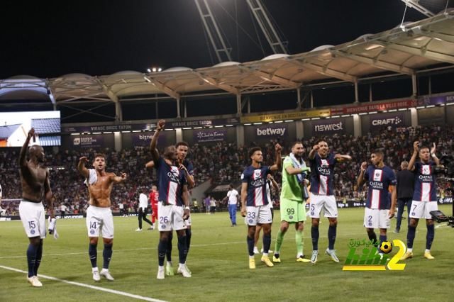 فيديو | تكرار لنهاية نصف نهائي القرن مع النصر .. شجار عنيف بين عبدالرزاق حمدالله ولاعبي الهلال! | 