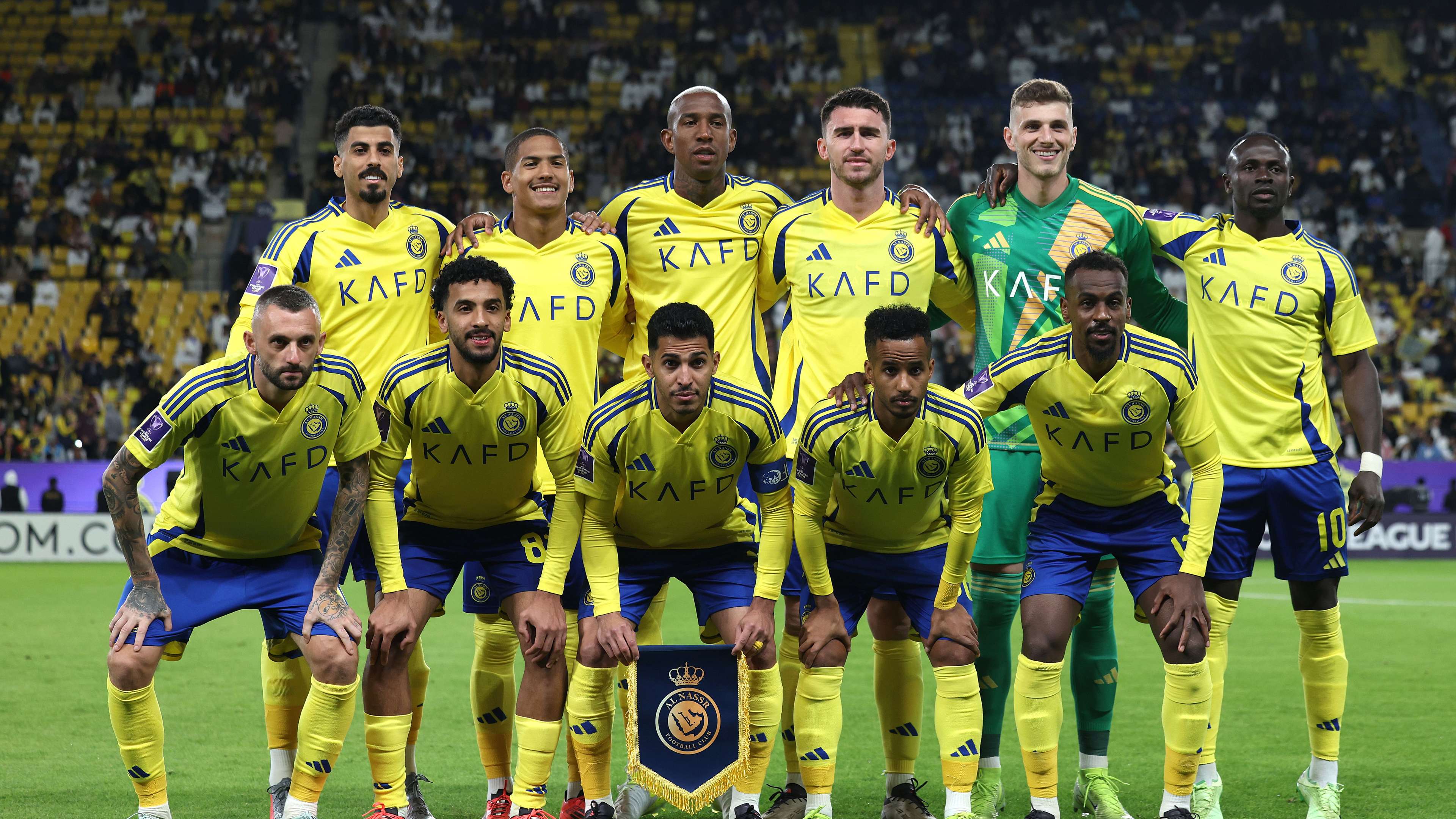 فيديو | لا أحد مثل أسطورة النصر .. حاولوا تقليد كريستيانو رونالدو فسقطوا على وجوههم! | 