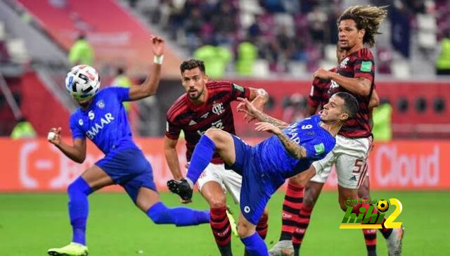 هل يتم استبدال سالم الدوسري بين شوطي مباراة الهلال والتعاون؟ 