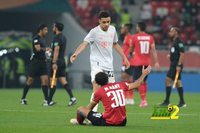 من هو الحكم المجري الذي سيقود مباراة الهلال والرياض؟ 