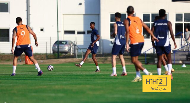 الاتحاد ضد الهلال.. الزعيم يحسم الشوط الأول 1-0 وإلغاء هدفين وطرد فيديو 