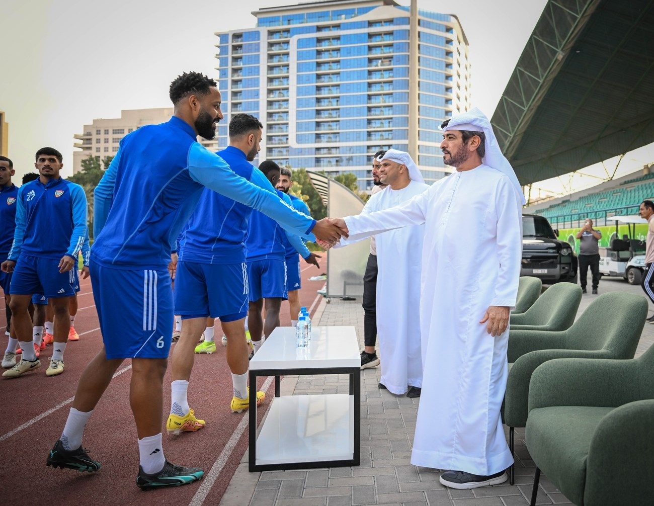 منتخب نيجيريا يصل كوت ديفوار بالزى الرسمى للمشاركة فى أمم أفريقيا (فيديو) 