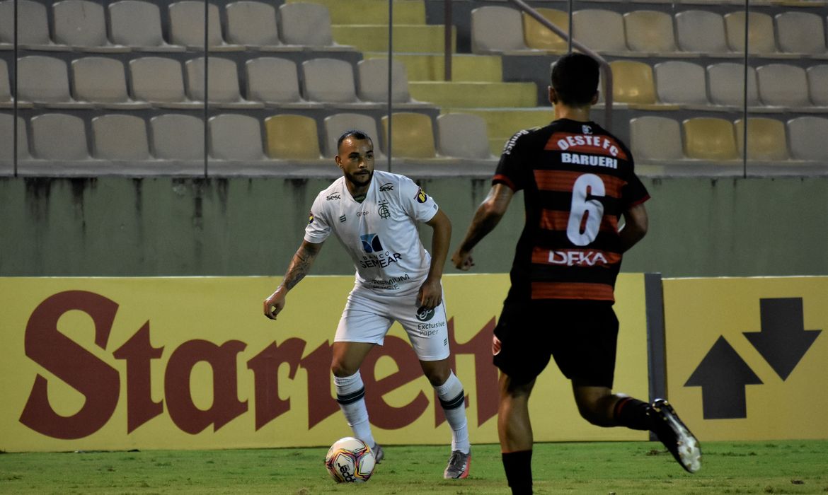 فيديو | كأس إفريقيا في جدة .. الأهلي يحتفل بفرانك كيسييه بطريقة خاصة | 