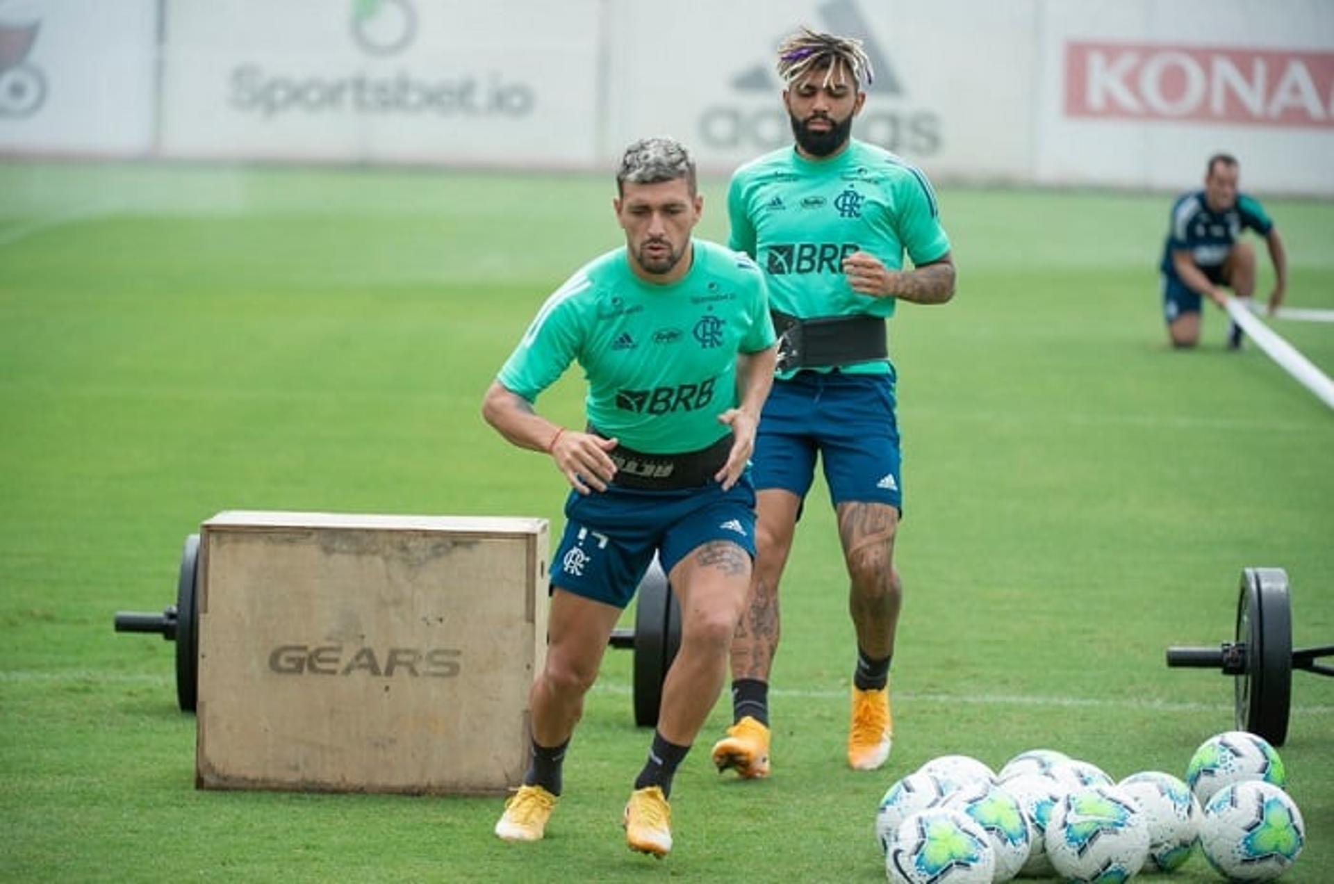 "الهلال يلهمني وهذا ما يميزه عن النصر" .. اعتراف مثير من لاعب العين الذي أقصى بطل روشن من الآسيوية! | 