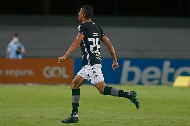 لاعب اسبانيا السابق : سنعاني أمام منتخب المغرب لهذا السبب 