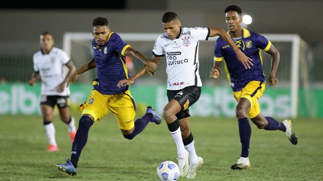 بعد انتقال نيمار للهلال .. كريستيانو رونالدو يتفاوض مع نجم عالمي للانضمام إلى النصر! | 