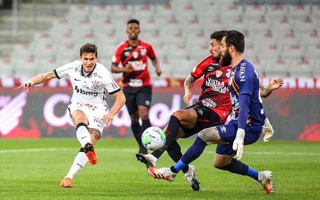 بالأرقام.. ماذا قدم ياسين بونو بقميص الهلال؟ 