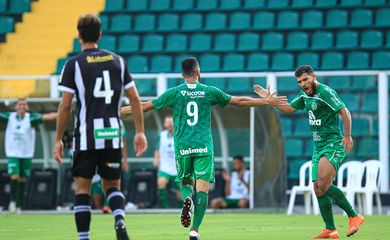 ديفو يرغب في مشاركة مهاجم استون فيلا أساسيًا مع انجلترا 