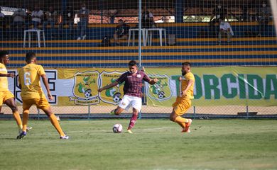 كوليبالي يتحدث عن ظروف كلاسيكو الهلال والأهلي 