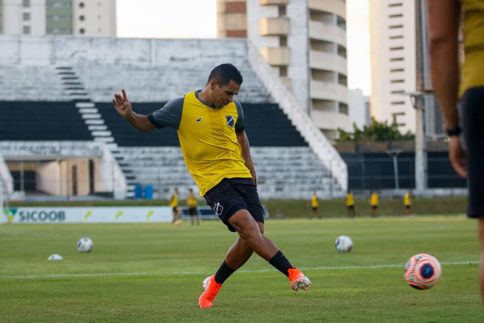 صورة: تأثير النصر يظهر على رونالدو في معسكر البرتغال 