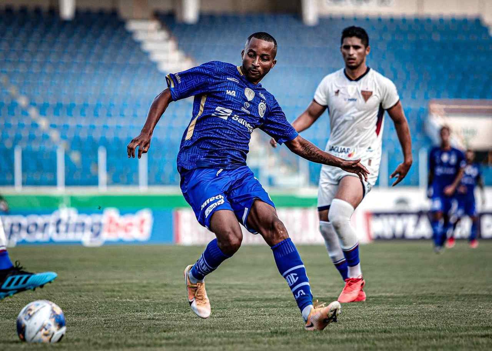 كم عدد بطولات نادي النصر السعودي طوال تاريخه؟ | 