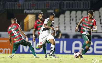 الأهلي يتحرك لخوض مرانه الأول في جنوب إفريقيا.. فيديو 