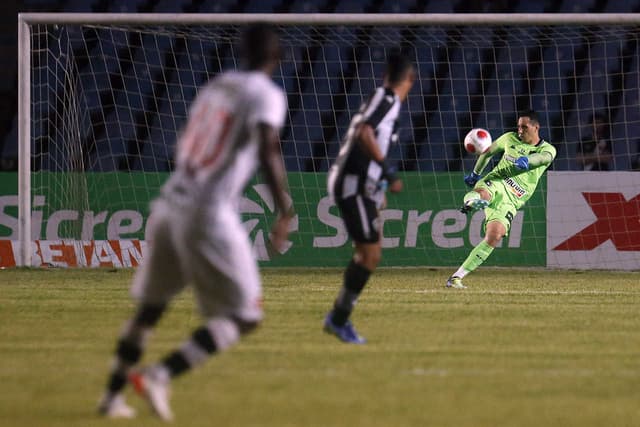 نجم الهلال يلعب دورًا لاستقطاب صفقة جديدة من الكالتشيو 