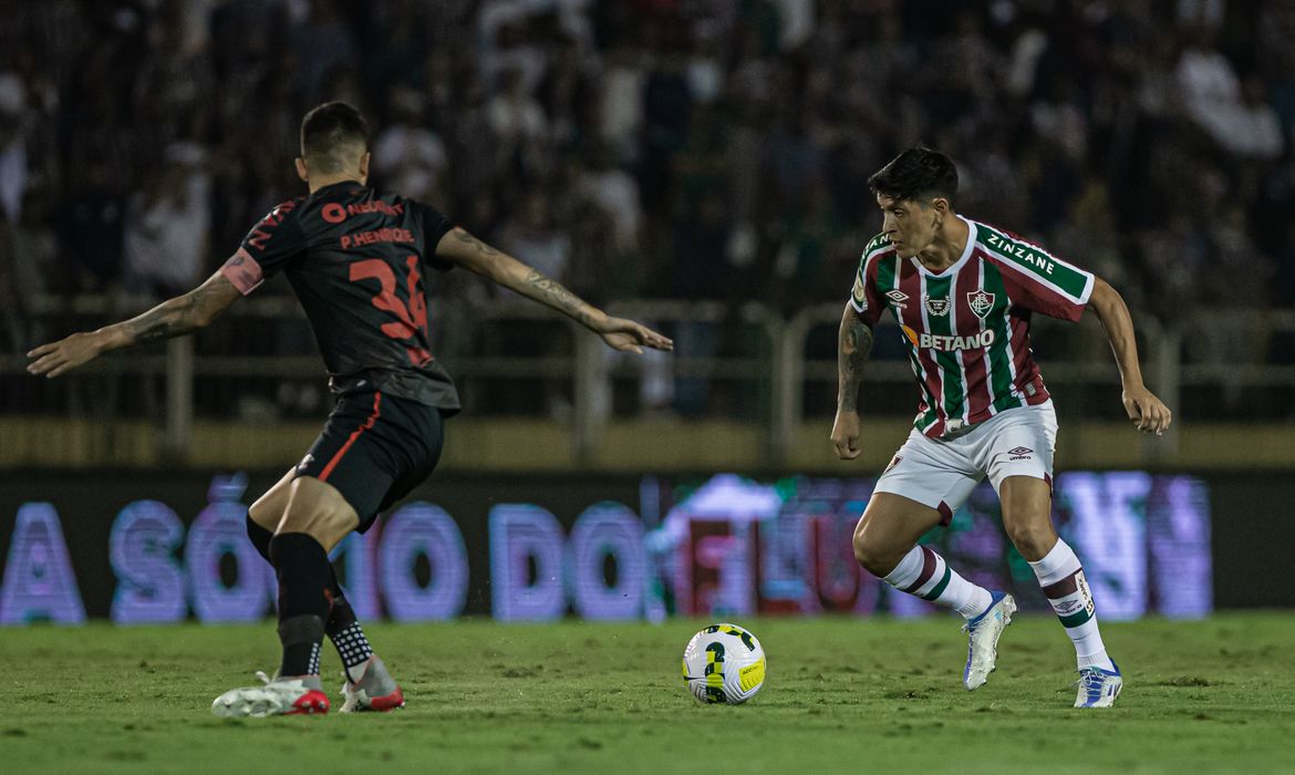 ميتلاند ضد فرانكفورت.. مرموش يتقدم 2-1 بضربة جزاء فى الدورى الأوروبى 