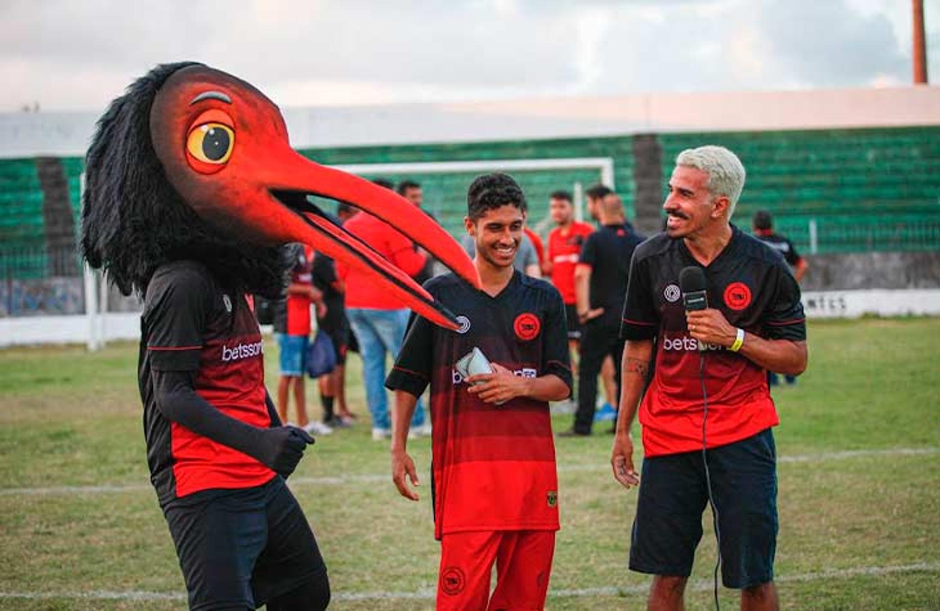 هل تصريحات الاميرعبدالرحمن بن مساعد اضرت بالهلال … وهل الهجوم عليه مبرر …؟! 