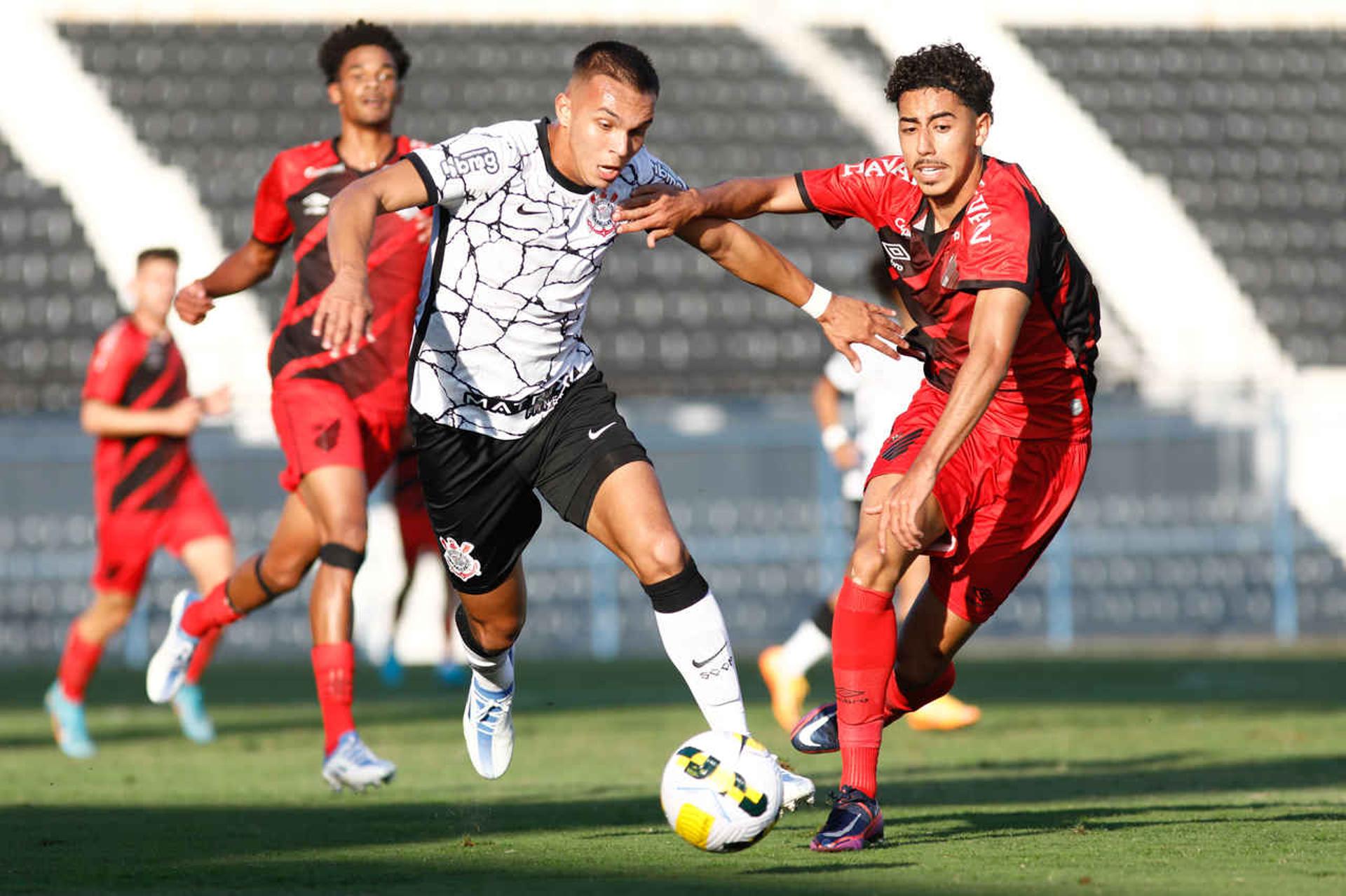 "الهلال خسر البطولة وأجبر اللجنة على ضم نجوم والاتحاد يضم مجاني!" | 