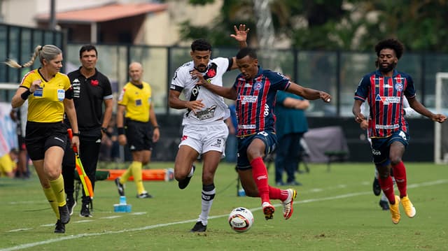 متفوقًا على هالاند.. رقمان مميزان لمحمد صلاح في الدوري | يلاكورة 