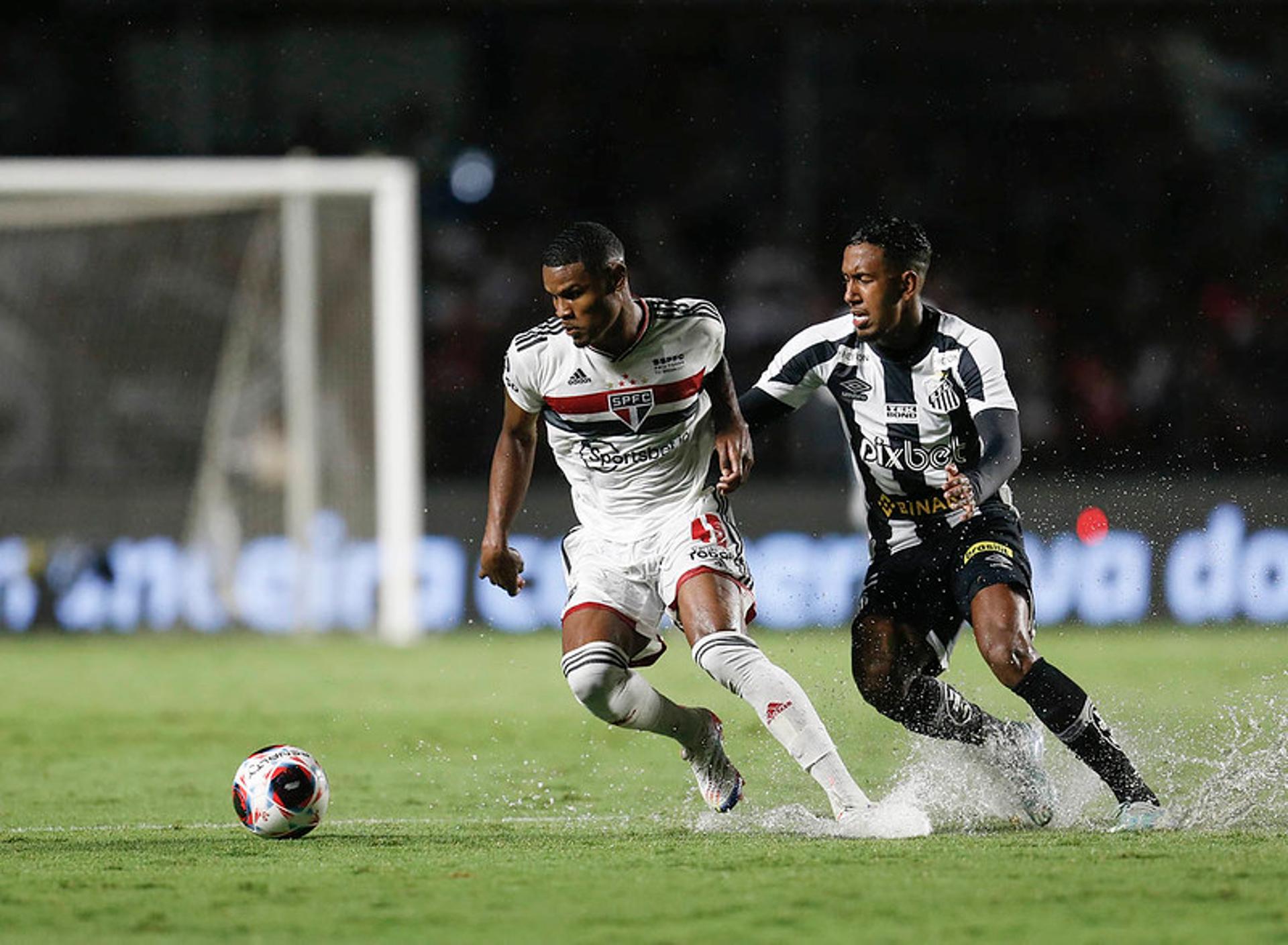 "الأرقام القياسية تجري ورائي" .. رونالدو يكشف عن هدفه مع النصر ويتوعد الهلال! | 