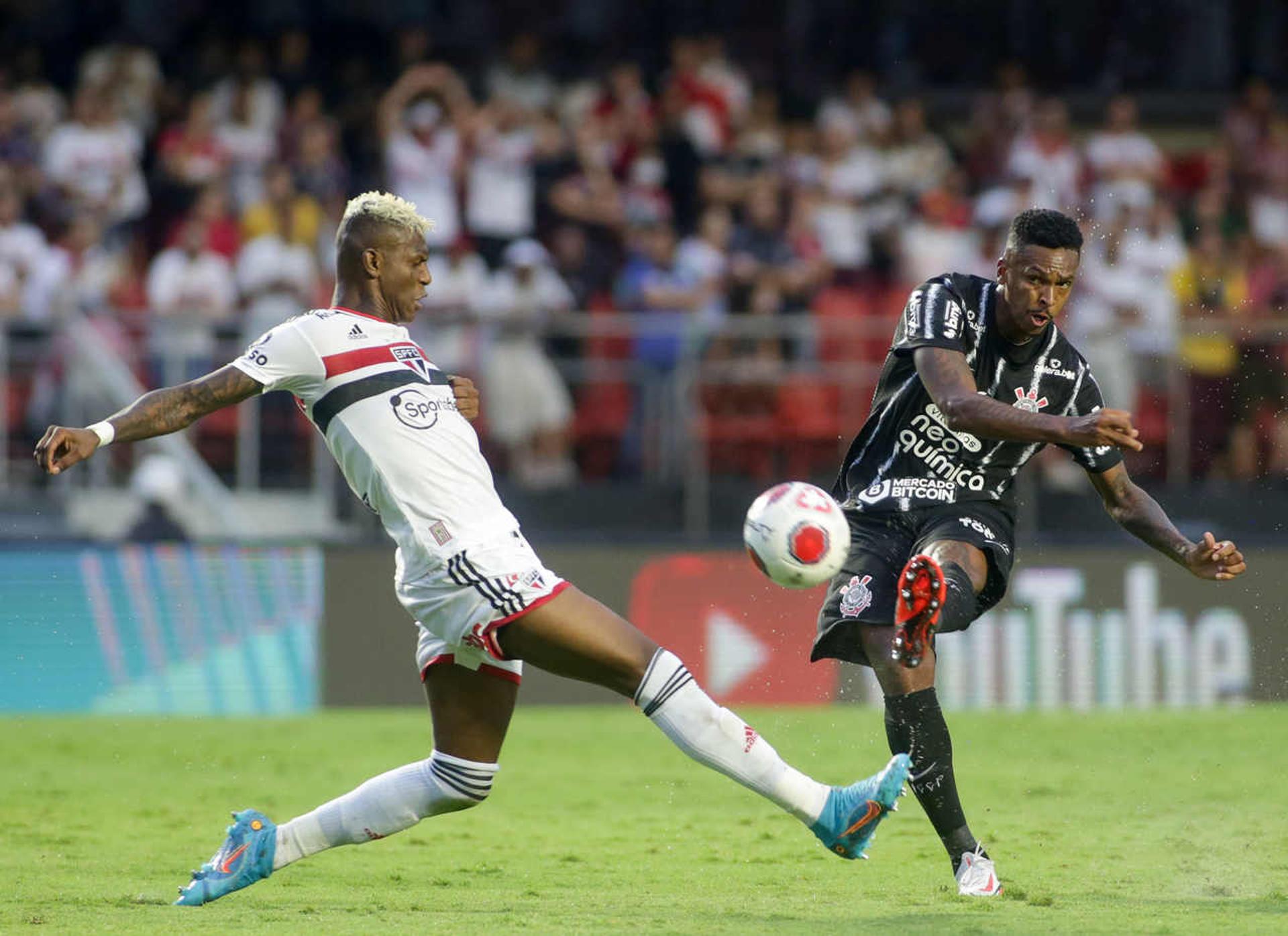 "لا تلوموا لاعبيكم" .. وليد الفراج يحذر الهلال والنصر والاتحاد من "الصدمة" | 