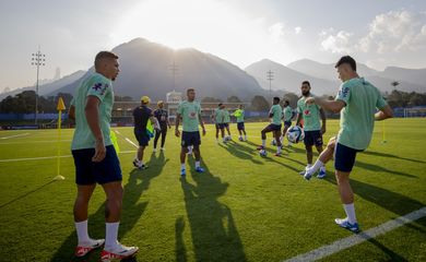 تاريخ مواجهات الهلال أمام الوحدة في الدوري السعودي 