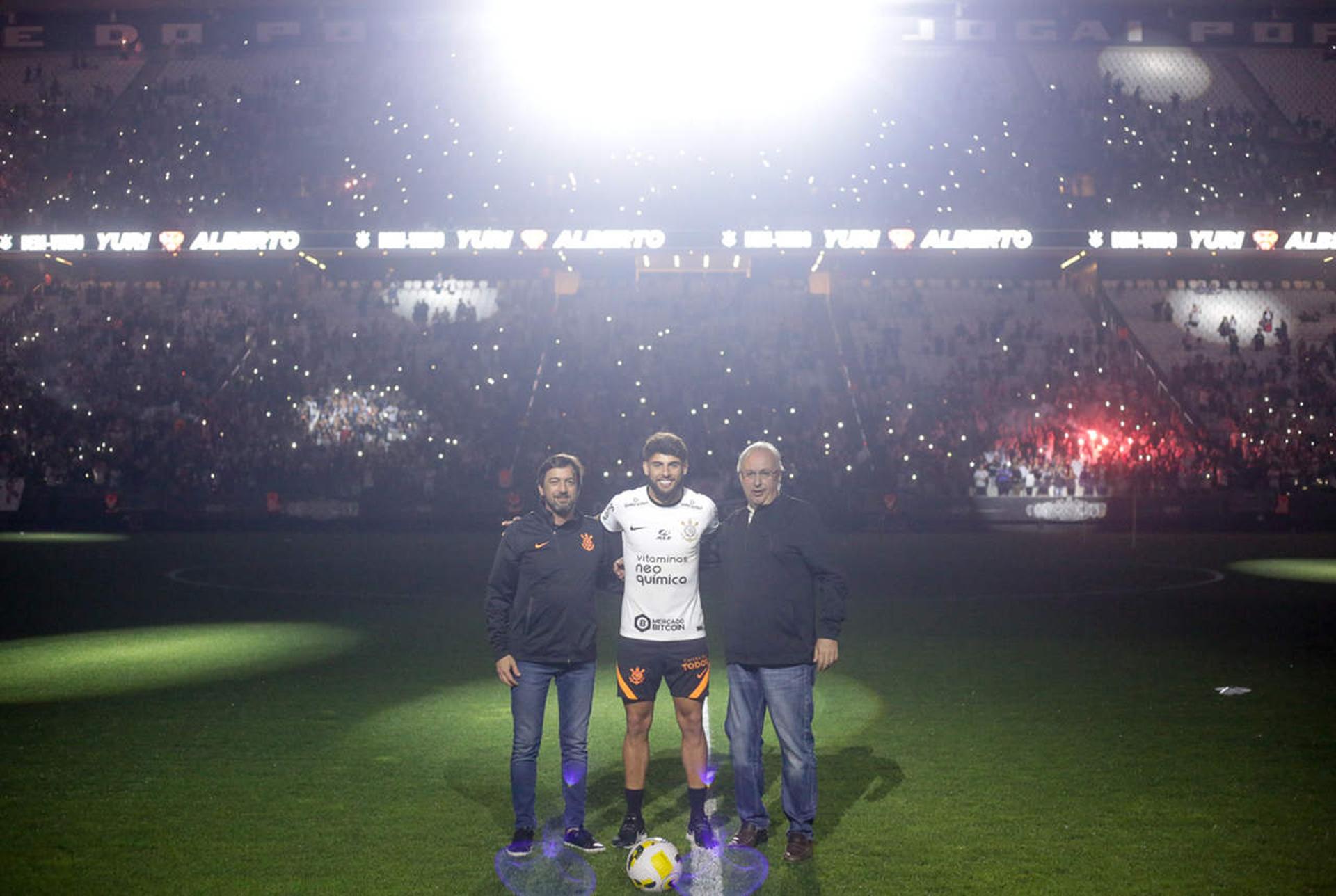 إعجاز الأهلي ونيمار قاهر ميسي ورونالدو يفضح أسطورة الفتى الذهبي  .. أغرب وأعجب الأرقام في التاريخ! | 