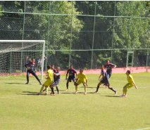 تاكيهيرو تومياسو بين البقاء في أرسنال والانتقال إلى الدوري الإيطالي 